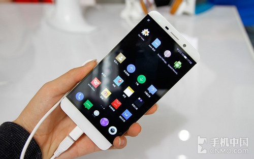 超給力的國(guó)產(chǎn)機(jī)_摩托羅拉Moto X Pro第1張圖