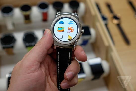 谷歌搶在蘋果手表開售前升級(jí)Android Wear