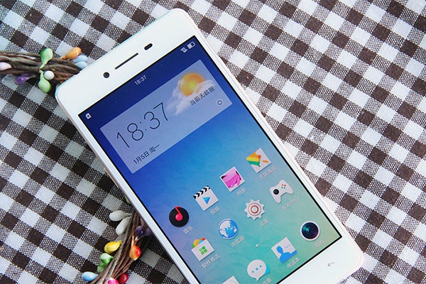 全局閃拍OPPO R7領(lǐng)銜 PDAF對焦手機(jī)推薦