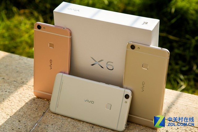 配置方面，夠快才暢快vivo X6配備了4G超大運存作為“暢快”的硬件基礎(chǔ)，因為4G超大運存不但能帶來更快的APP啟動速度，還能同時開啟更多APP，更能保證長時間使用手機而不卡頓。