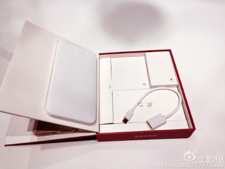 HB+ZUK黃渤定制手機發(fā)布 開箱照曝光 