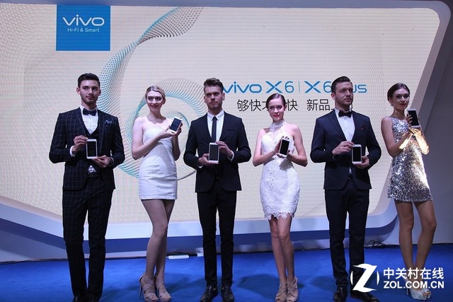vivo所展示的最新款旗艦產(chǎn)品X6&X6Plus以其精美的外形和眾多“快”相關(guān)的功能點吸引了眾多參會者的關(guān)注。