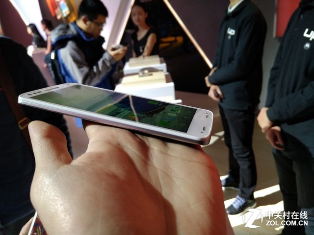 選擇決定實力 Moto X 極現(xiàn)場真機實拍