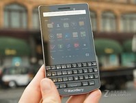  黑莓P9983今日?qǐng)?bào)價(jià)7267元 經(jīng)典外觀設(shè)計(jì)
