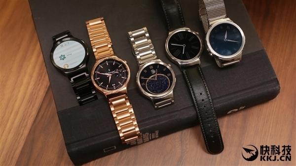 HUAWEI WATCH開啟揚(yáng)聲器功能：用手表打電話