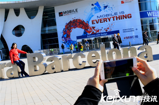 MWC2016智能家居看點：LG 翻滾機(jī)器人萌死人