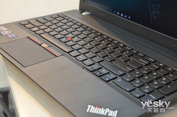 看AMD打造影音新時(shí)代！ThinkPad E565評(píng)測