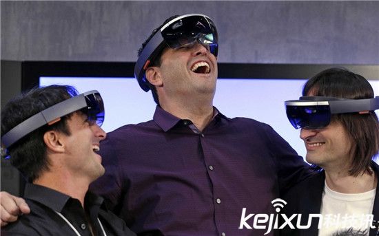 微軟HoloLens頭盔開發(fā)版接受預(yù)定：售價接近2萬元！