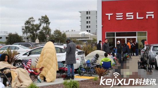 特斯拉正式發(fā)布Model 3：全球粉絲瘋了！