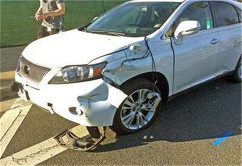 谷歌汽車肇事遭打臉 無人駕駛真的可靠嗎？