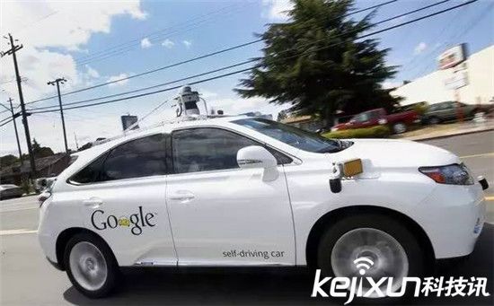 日本無人駕駛汽車上路 出租車智能機(jī)器人面世