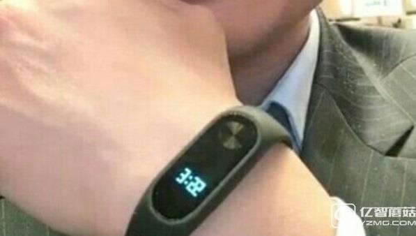 小米手環(huán)二代實物曝光！可顯示電量測心率