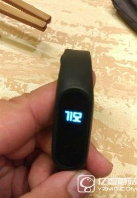 小米手環(huán)二代實物曝光！可顯示電量測心率