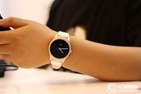 妹子也能戴了！Ticwatch 2現(xiàn)場圖賞：小巧時尚