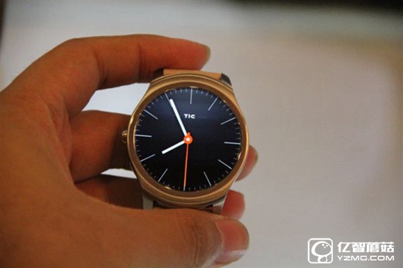 妹子也能戴了！Ticwatch 2現(xiàn)場圖賞：小巧時尚