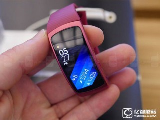 三星Gear Fit 2/Icon X高清圖賞 時(shí)尚運(yùn)動范兒