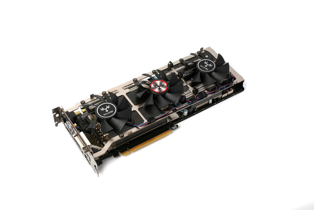 “十”力超群 七彩虹發(fā)布多款GTX1080產(chǎn)品 