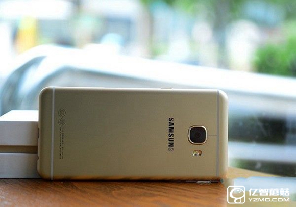 OPPO R9和三星C5哪個(gè)好看 外觀對比