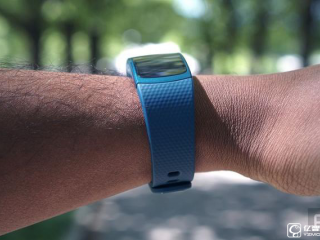 三星gear fit 2測評：可以買10個小米手環(huán)