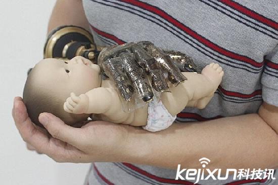科技之門為殘疾人敞開 智能皮膚可以斷臂續(xù)連？ 