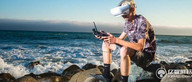 在海邊戴著VR頭盔操作無人機是種什么感覺？