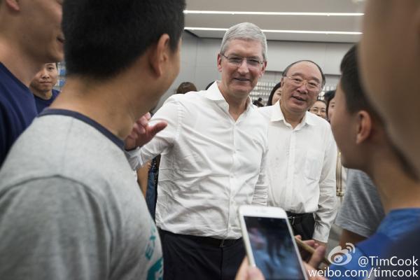 執(zhí)掌蘋果5年 庫克從喬布斯陰影中走出了嗎？
