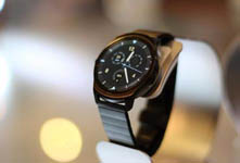 武大?；ㄅ宕鱐icwatch 2街拍照 沉魚落雁閉月羞花