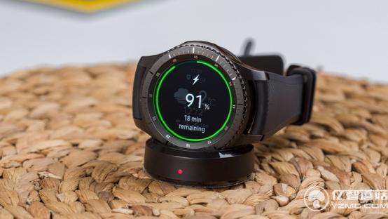 三星Gear S3 frontie更爺們了！但系統(tǒng)真難用