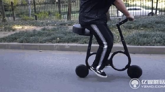 如何優(yōu)雅地變成焦點？從背里掏出一輛電動車就行