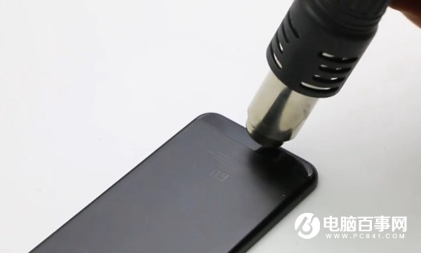 小米5C后蓋怎么打開(kāi)？能換嗎？小米5c拆后蓋教程