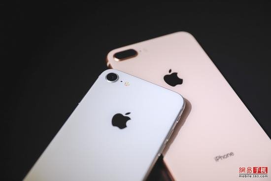 iPhone8/8 Plus全面評(píng)測(cè)：給你一個(gè)不等iPhoneX的理由