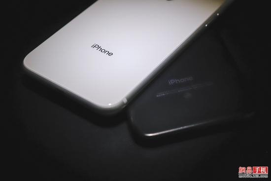 iPhone8/8 Plus全面評(píng)測(cè)：給你一個(gè)不等iPhoneX的理由