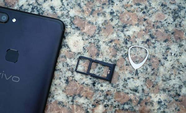 vivo X20怎么插卡/裝卡? vivo X20手機(jī)SIM卡安裝教程