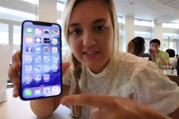 坑爹！熊孩子泄密iPhone X機密 父親被蘋果開除