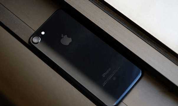 華為Mate9“發(fā)飆”: 一夜狂跌“最低價” iPhone7“很受傷”2