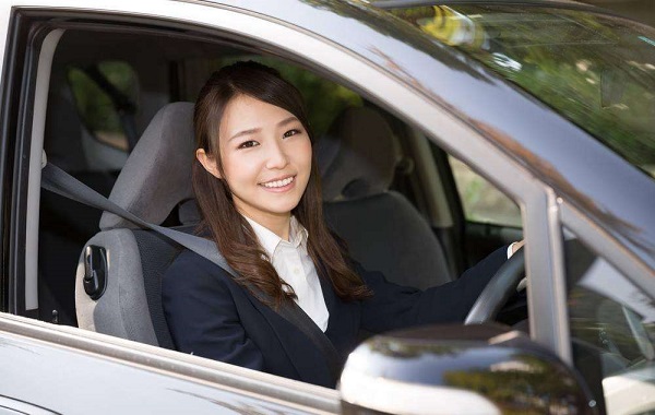 40年老司機(jī)總結(jié)的20條駕駛技巧 看一遍勝過(guò)你開10年車！