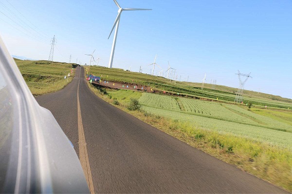 40年老司機(jī)總結(jié)的20條駕駛技巧 看一遍勝過(guò)你開10年車！