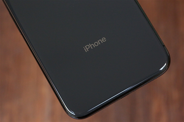 馬來西亞蘋果店300元清iPhone 5s庫存：引萬人排隊(duì)
