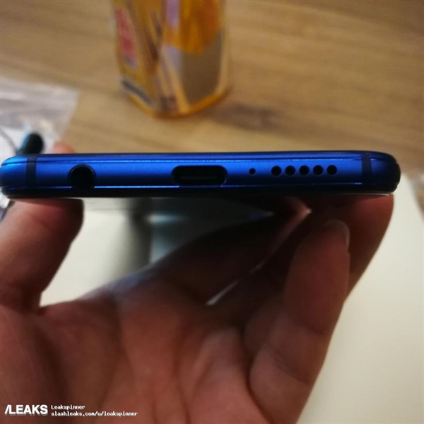 iPX側(cè)目！華為nova 3e真機(jī)360°曝光：雙玻璃劉海屏
