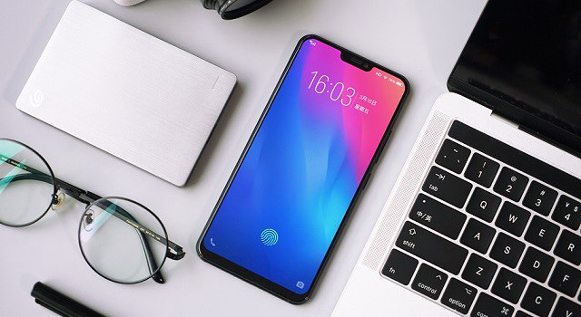 vivo X21屏幕指紋版評(píng)測(cè) vivo X21值得買(mǎi)嗎？