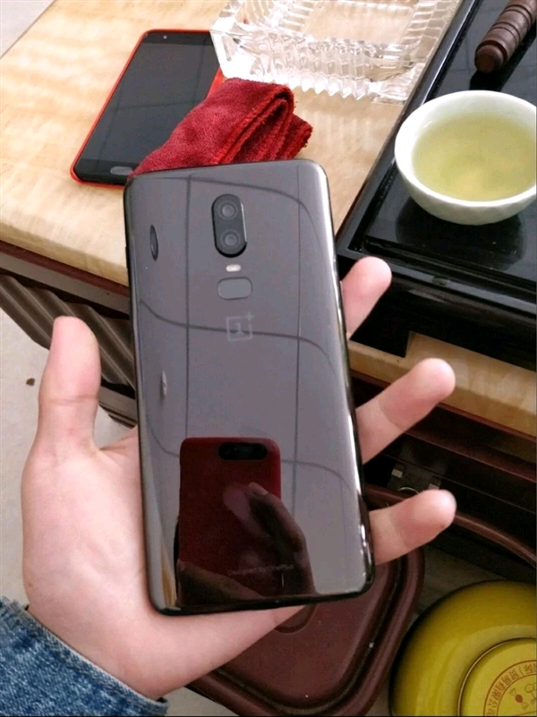 尾隨One Plus 6！一加密謀新產(chǎn)品：藍(lán)牙無線耳機(jī)
