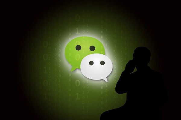 微信收藏拼長(zhǎng)圖發(fā)朋友圈教程 微信怎么拼圖？