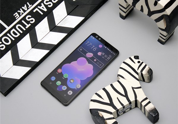HTC U12+評(píng)測(cè)：旗艦配置與做工，解鎖新技能還需VR加持