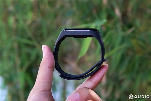 小米手環(huán)3體驗(yàn)：戴上你就絕對(duì)不想摘下來