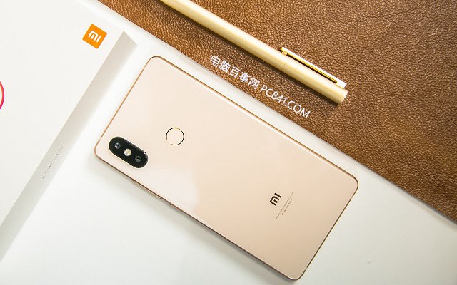 小米6X和小米8 SE哪個好？小米8 SE和6X區(qū)別對比