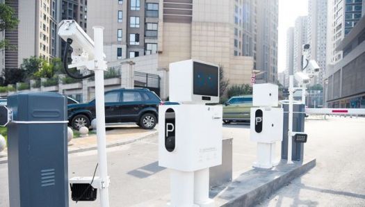 停車機器人上崗 實現(xiàn)停車場無人值守