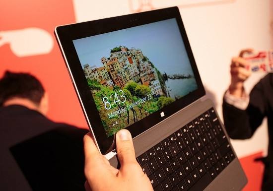 微軟或?qū)⑼瞥?0寸Surface 與蘋果iPad進(jìn)行對標(biāo)