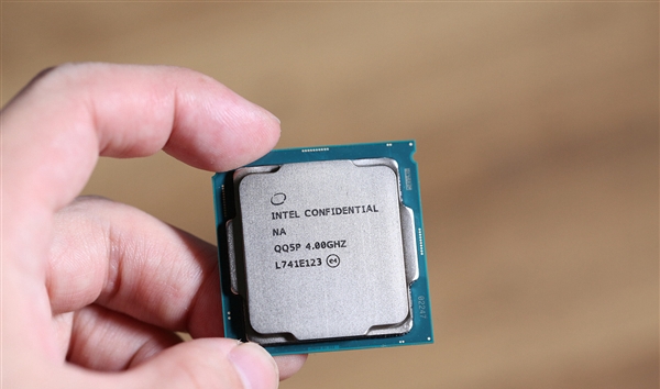 限量版i7-8086K開箱圖賞 全球限量50000顆！