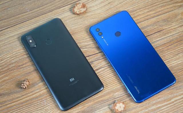榮耀Note10和小米Max3對(duì)比評(píng)測(cè) 巨屏手機(jī)選哪款好？