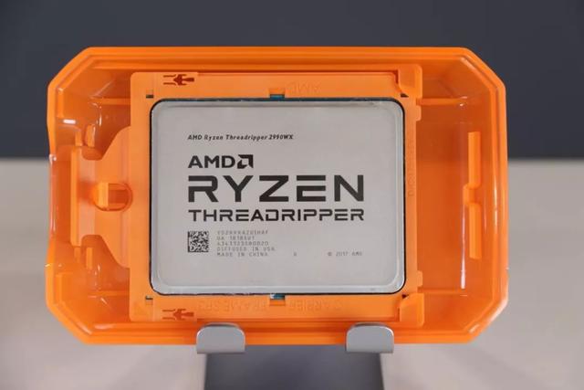 AMD線程撕裂者2990WX開箱圖賞 32核最強CPU來襲！